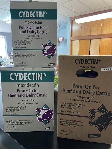 Different sizes of Cydectin moxidectin antiparasitic cattle dewormer in 2.5 L, 5L, and 10L varieties